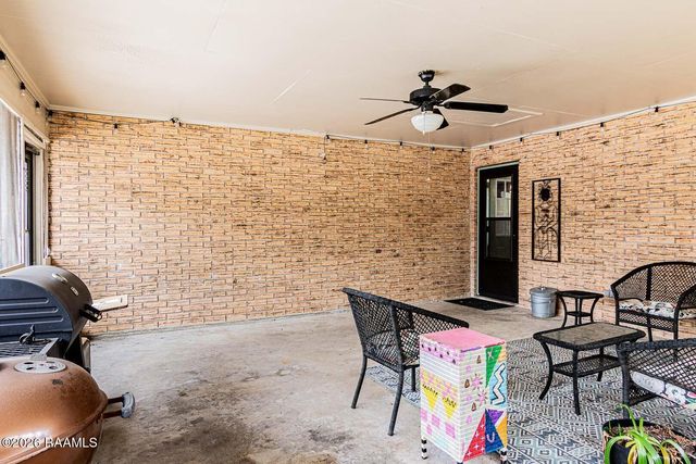 1055 Eddie Ray Road, Breaux Bridge, LA 70517