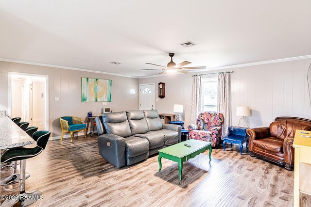 1055 Eddie Ray Road, Breaux Bridge, LA 70517