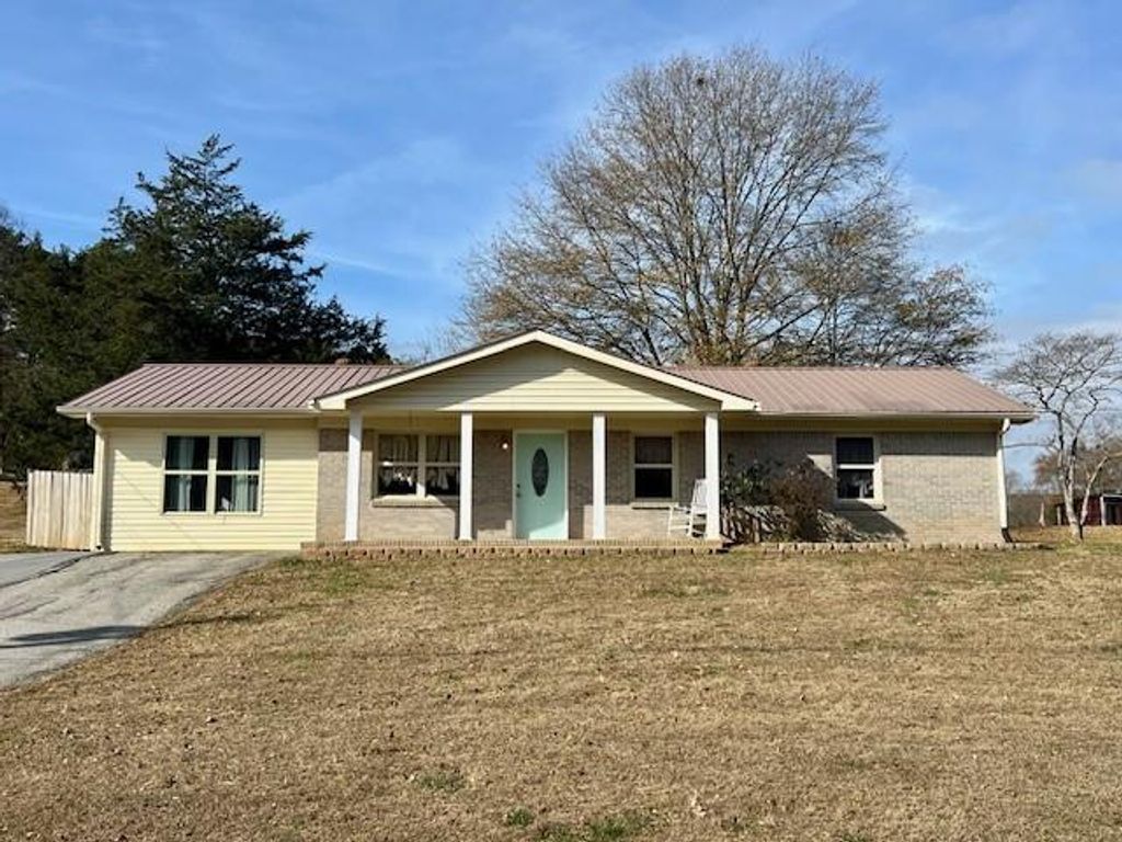 108 May NW Street, Adairsville, GA 30103