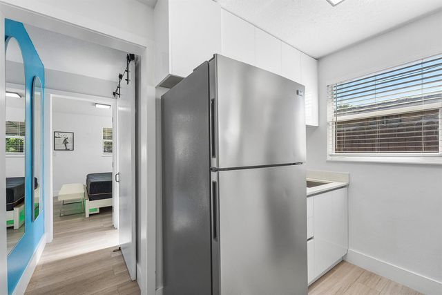 1545 NE 32nd Street, Oakland Park, FL 33334