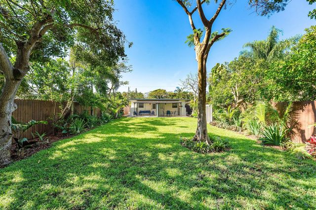 1545 NE 32nd Street, Oakland Park, FL 33334