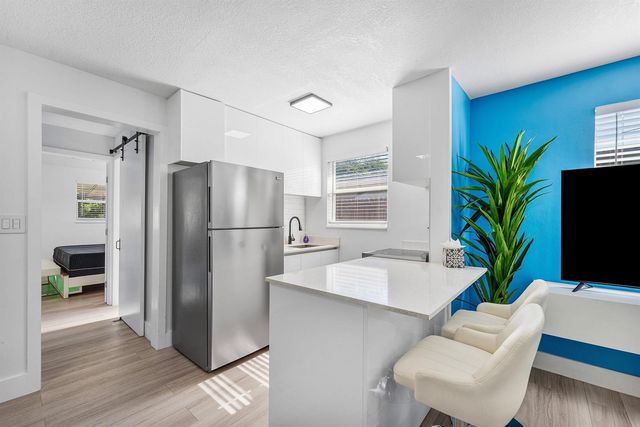 1545 NE 32nd Street, Oakland Park, FL 33334