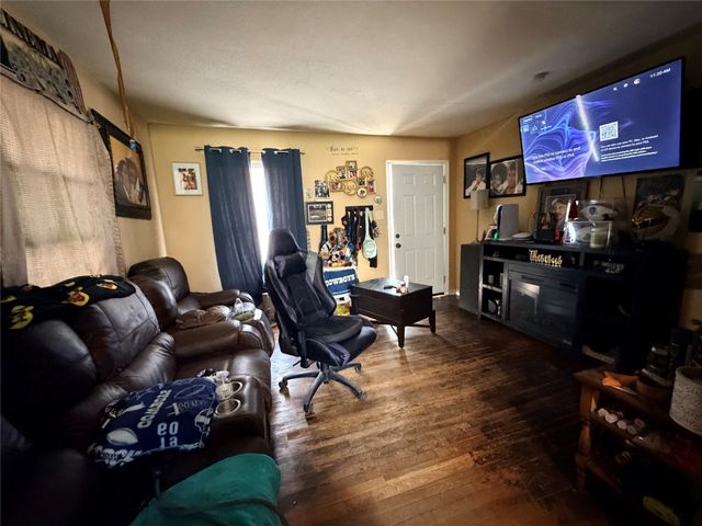 2016 Daniel Street, Fort Worth, TX 76104