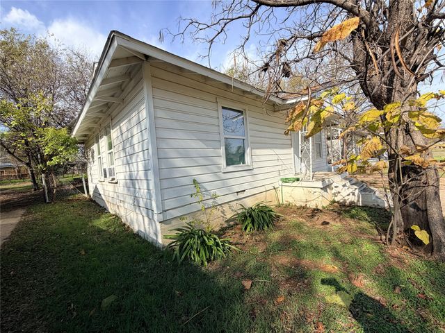 2016 Daniel Street, Fort Worth, TX 76104