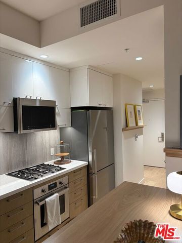 400 S Broadway 917, Los Angeles, CA 90013