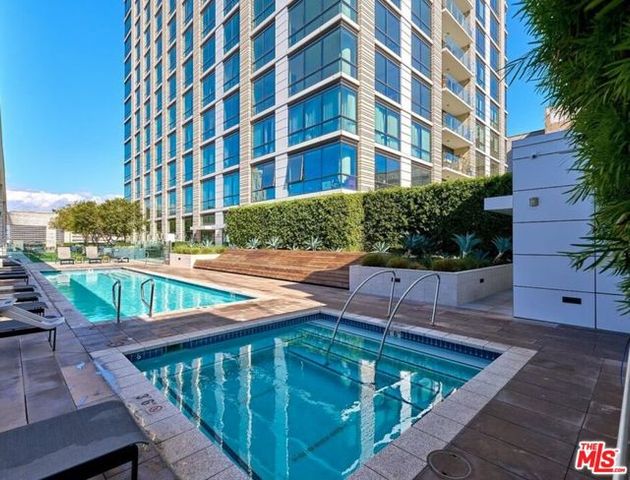400 S Broadway 917, Los Angeles, CA 90013