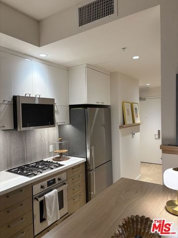 400 S Broadway 917, Los Angeles, CA 90013