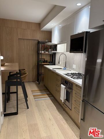 400 S Broadway 917, Los Angeles, CA 90013