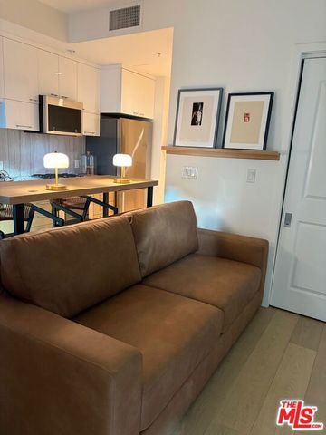 400 S Broadway 917, Los Angeles, CA 90013