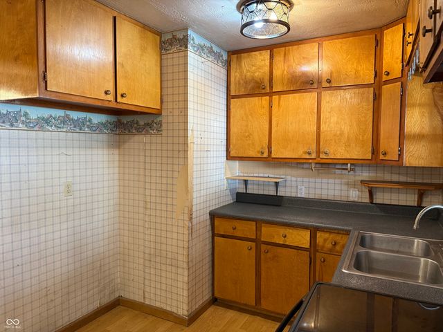 241 Mooreland Drive, Whiteland, IN 46184