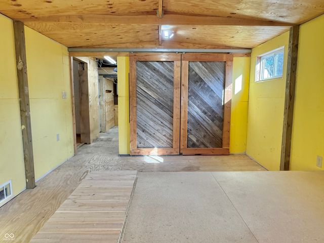 241 Mooreland Drive, Whiteland, IN 46184