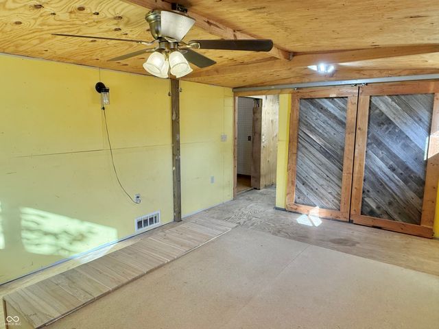 241 Mooreland Drive, Whiteland, IN 46184