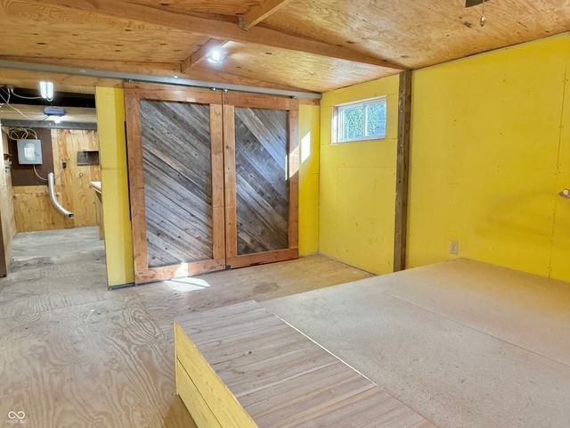 241 Mooreland Drive, Whiteland, IN 46184