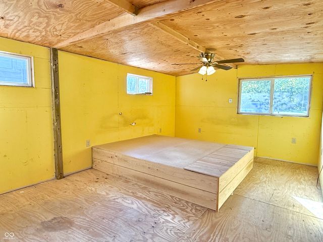 241 Mooreland Drive, Whiteland, IN 46184