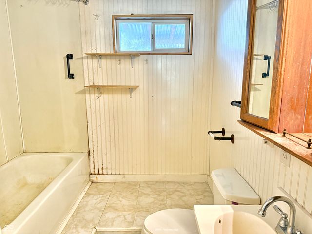 241 Mooreland Drive, Whiteland, IN 46184