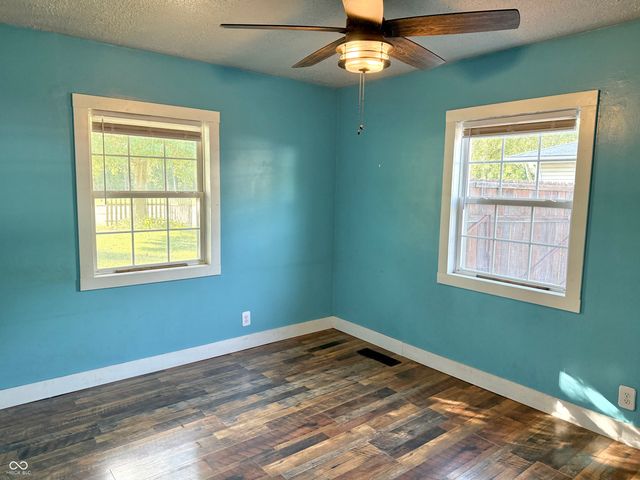 241 Mooreland Drive, Whiteland, IN 46184