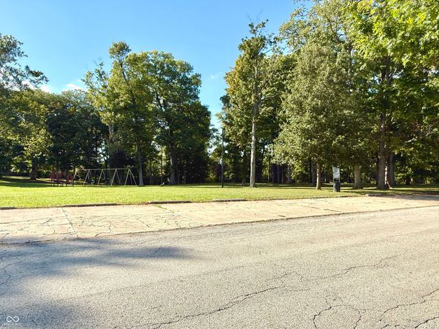 241 Mooreland Drive, Whiteland, IN 46184