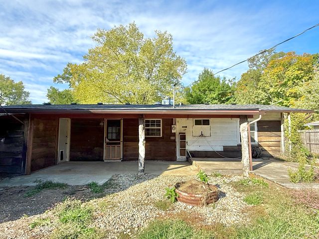 241 Mooreland Drive, Whiteland, IN 46184