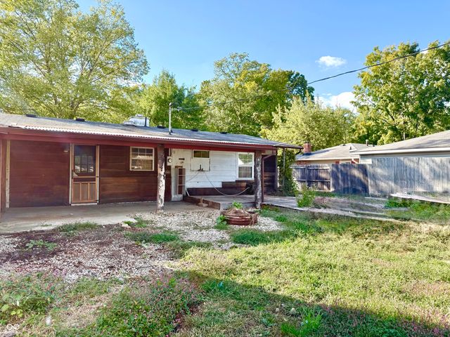 241 Mooreland Drive, Whiteland, IN 46184