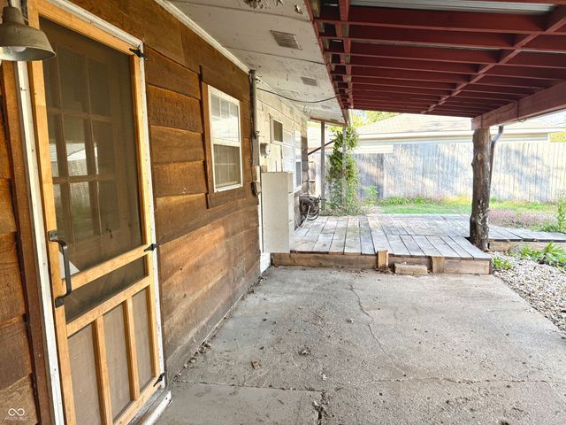 241 Mooreland Drive, Whiteland, IN 46184