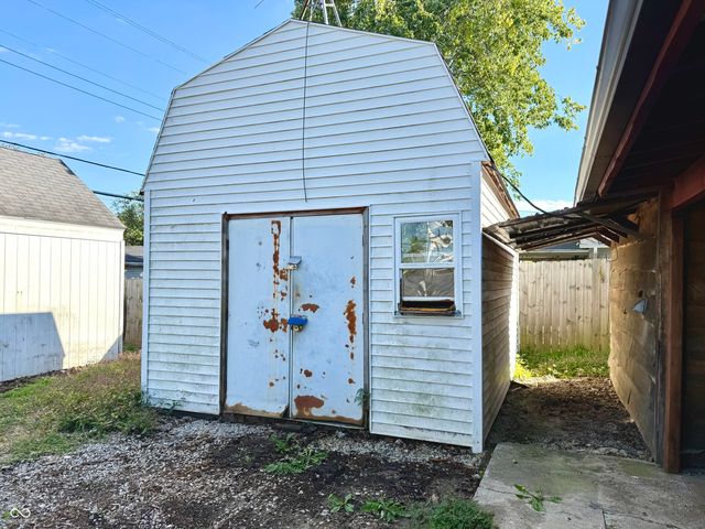 241 Mooreland Drive, Whiteland, IN 46184