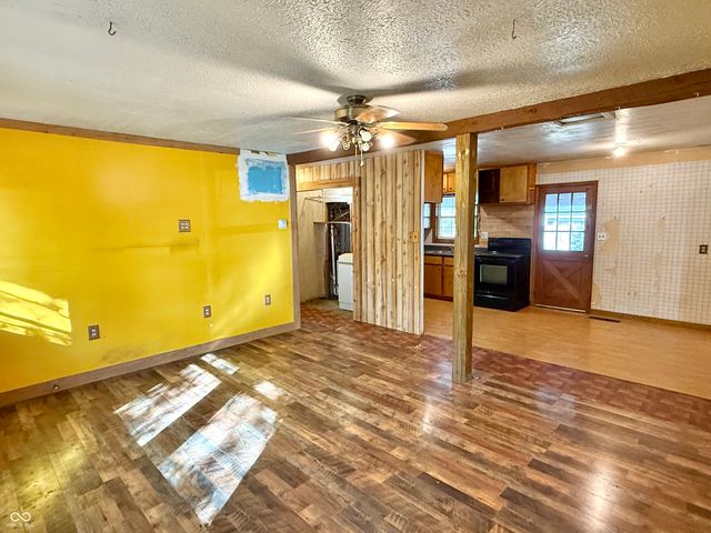 241 Mooreland Drive, Whiteland, IN 46184