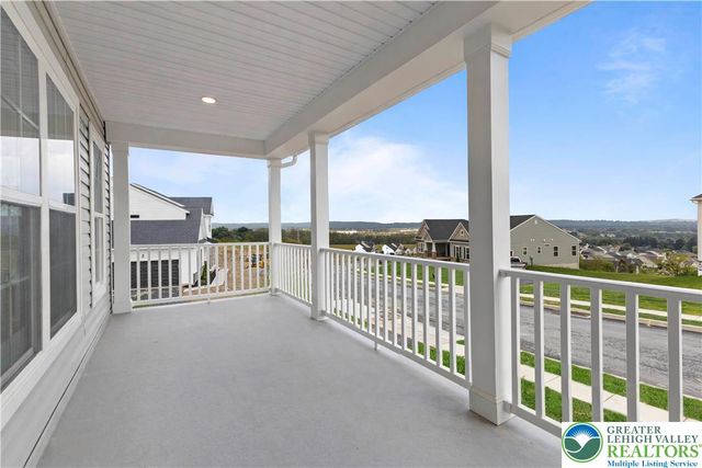 4929 Farrcroft Drive 83B, Forks Twp, PA 18078