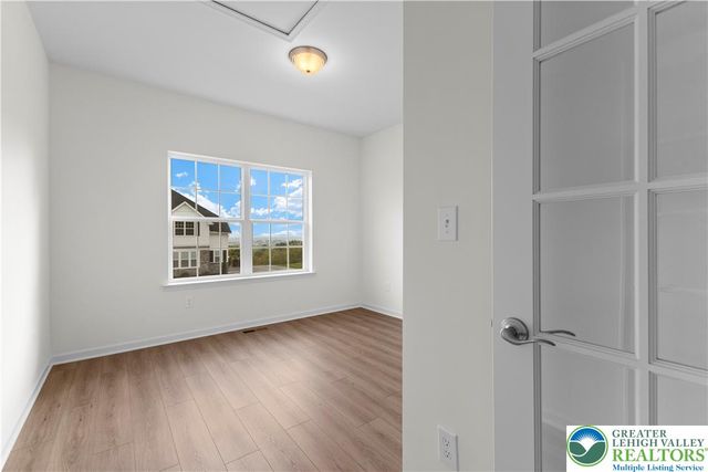 4929 Farrcroft Drive 83B, Forks Twp, PA 18078
