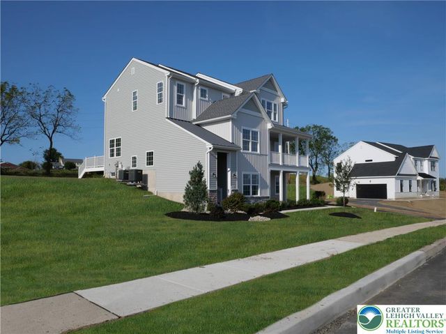 4929 Farrcroft Drive 83B, Forks Twp, PA 18078