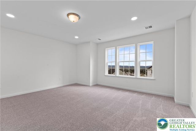 4929 Farrcroft Drive 83B, Forks Twp, PA 18078