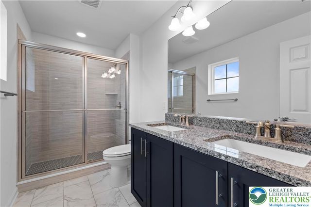 4929 Farrcroft Drive 83B, Forks Twp, PA 18078