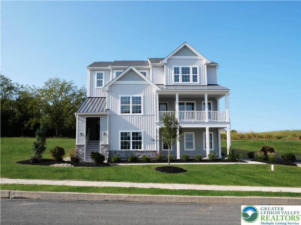 4929 Farrcroft Drive 83B, Forks Twp, PA 18078