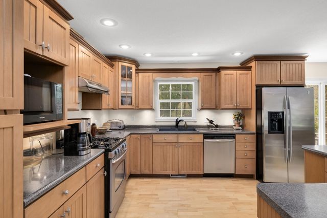 18885 Valley View Road, Eden Prairie, MN 55346