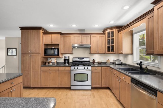 18885 Valley View Road, Eden Prairie, MN 55346