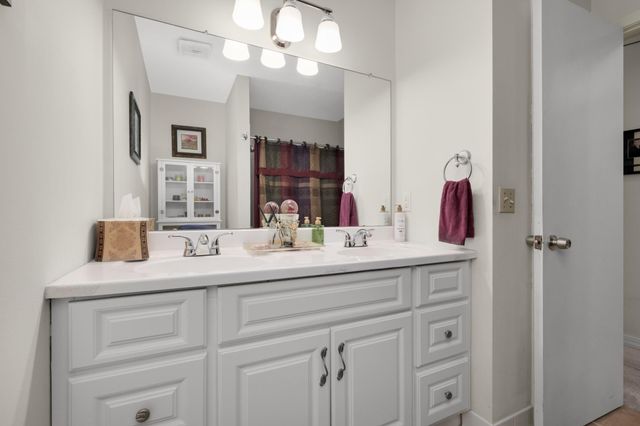 18885 Valley View Road, Eden Prairie, MN 55346