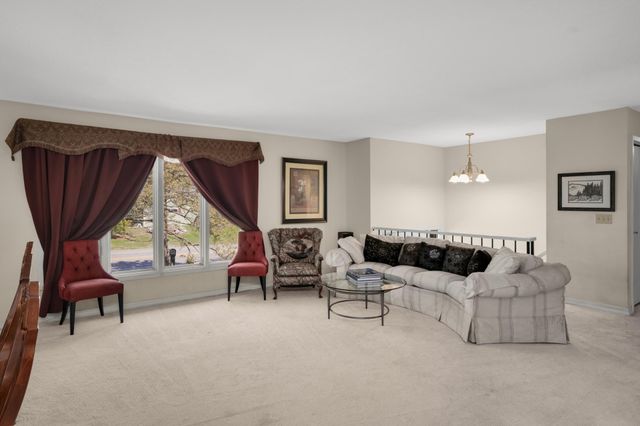 18885 Valley View Road, Eden Prairie, MN 55346