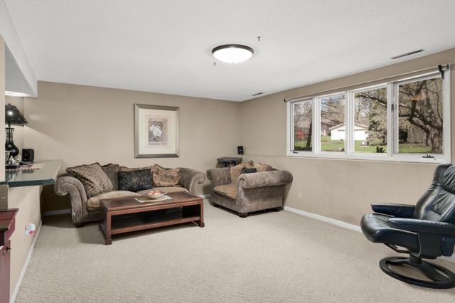 18885 Valley View Road, Eden Prairie, MN 55346