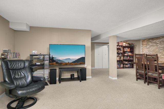 18885 Valley View Road, Eden Prairie, MN 55346