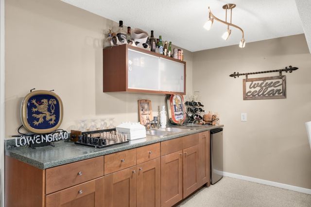 18885 Valley View Road, Eden Prairie, MN 55346