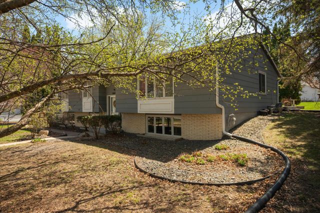 18885 Valley View Road, Eden Prairie, MN 55346