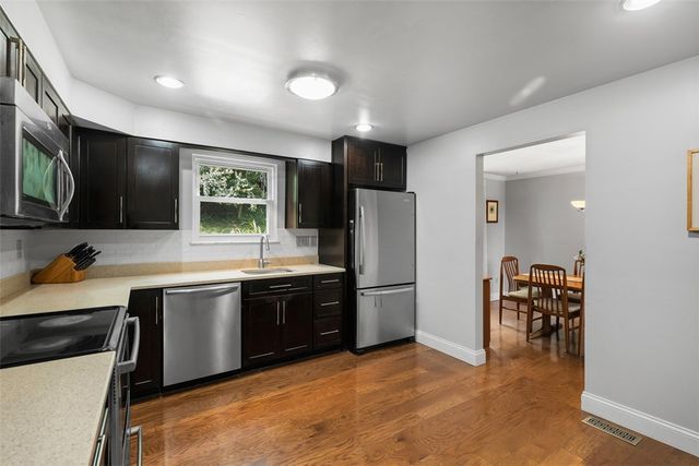1105 Rial Dr, Bethel Park, PA 15102