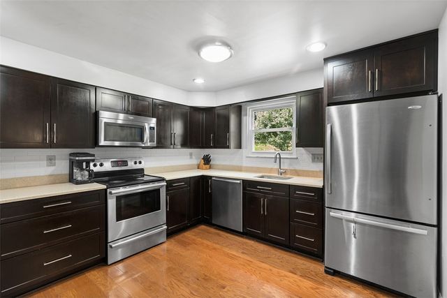 1105 Rial Dr, Bethel Park, PA 15102