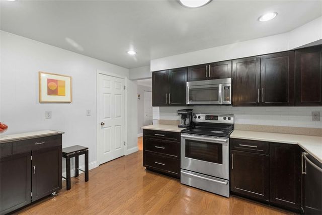 1105 Rial Dr, Bethel Park, PA 15102