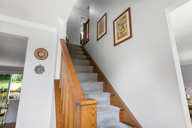 1105 Rial Dr, Bethel Park, PA 15102