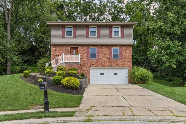1105 Rial Dr, Bethel Park, PA 15102