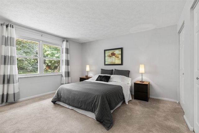 1105 Rial Dr, Bethel Park, PA 15102