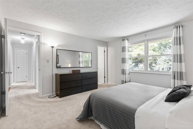 1105 Rial Dr, Bethel Park, PA 15102