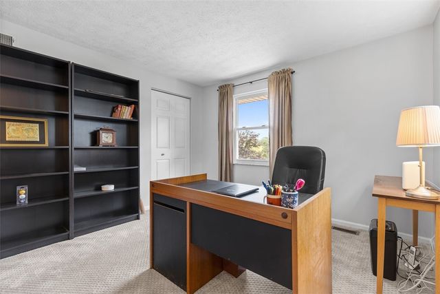 1105 Rial Dr, Bethel Park, PA 15102