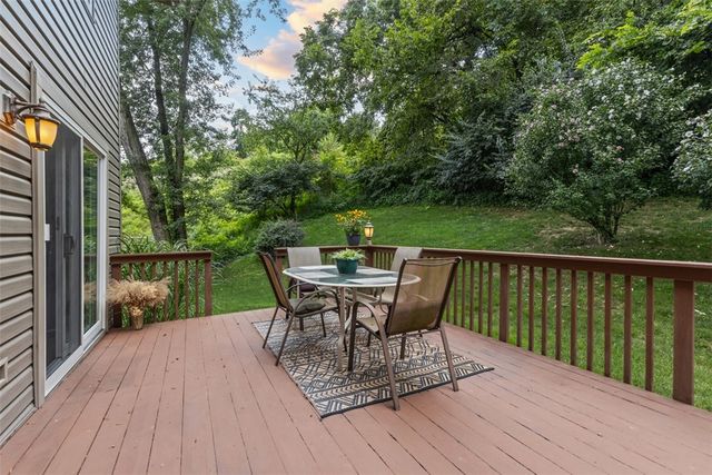 1105 Rial Dr, Bethel Park, PA 15102
