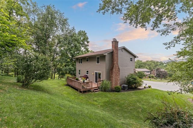 1105 Rial Dr, Bethel Park, PA 15102